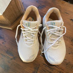 Brooks Ghost 12's Female Shoe Size US8.5 RARE Cream and Sprinkles design